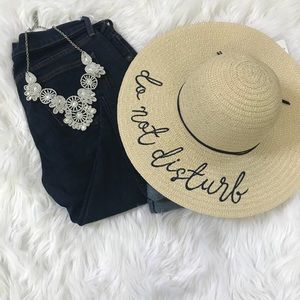 White statement necklace